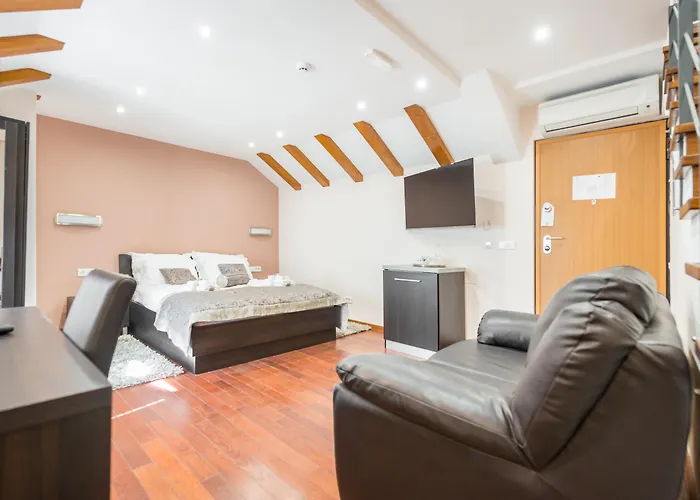 Palace Suites Heritage Hotel - Adults Only